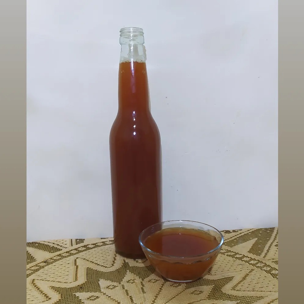 آبغوره صددرصد طبیعی و بدون نمک ملس و خوش رنگ، امسالی یک ونیم لیتری