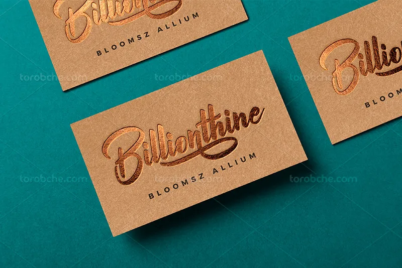 موکاپ PSD لوگو از زاویه بالا | گرافیک با طعم تربچه