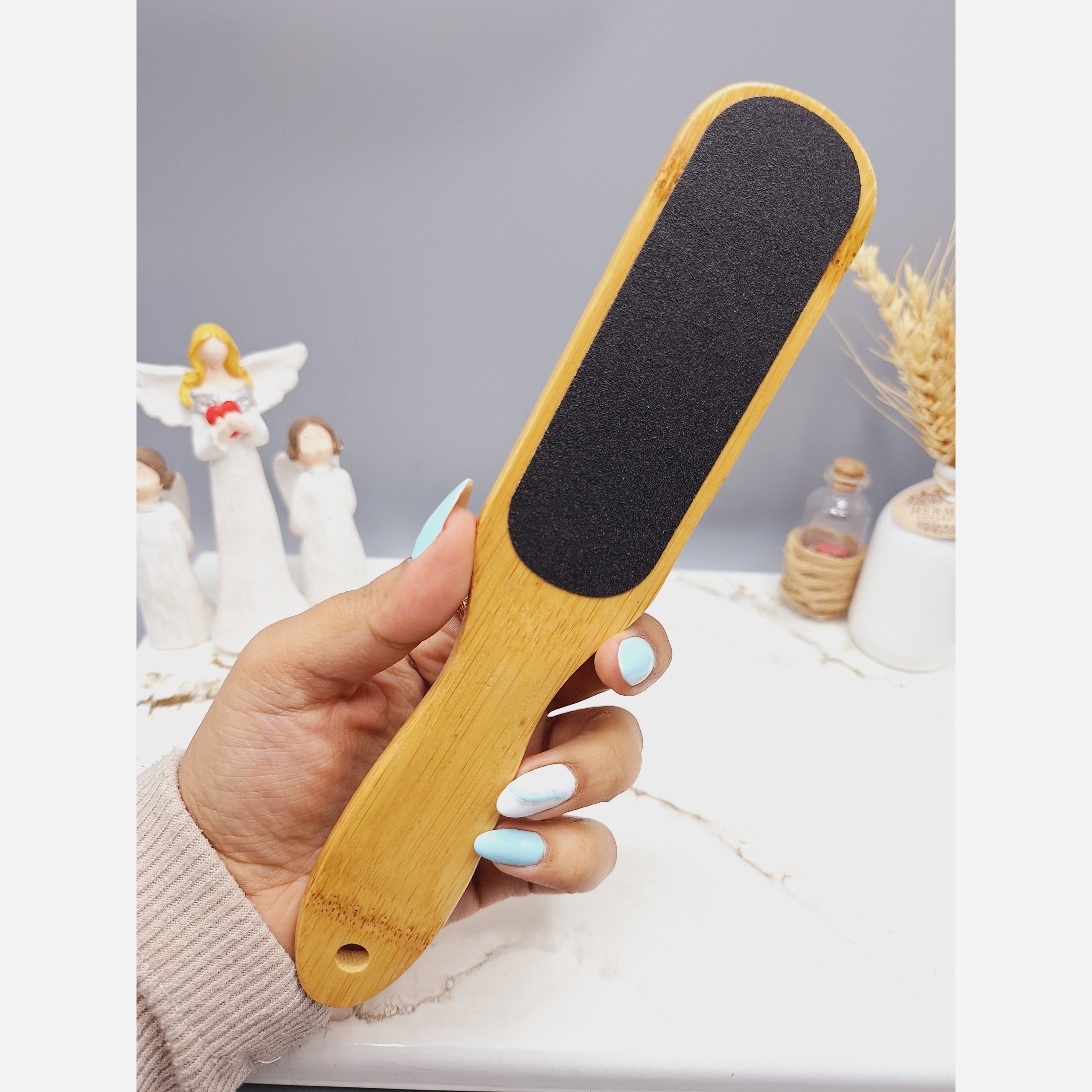 سوهان پا رنده پا سنگ پا نرم کننده و از بین برنده ترک و پینه پا پاهای بلوری و تمیز لایه بردار رنده پا