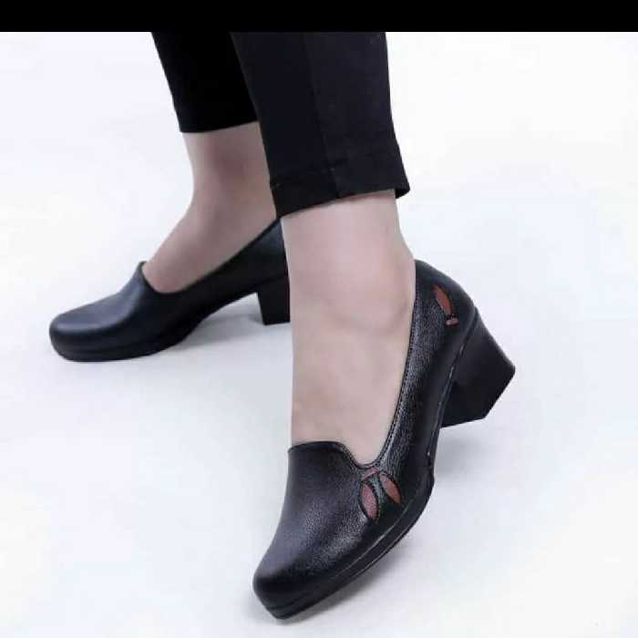 کفش پاشنه کوتاه زنانه سایز 37تا40 رنگ مشکی طبی