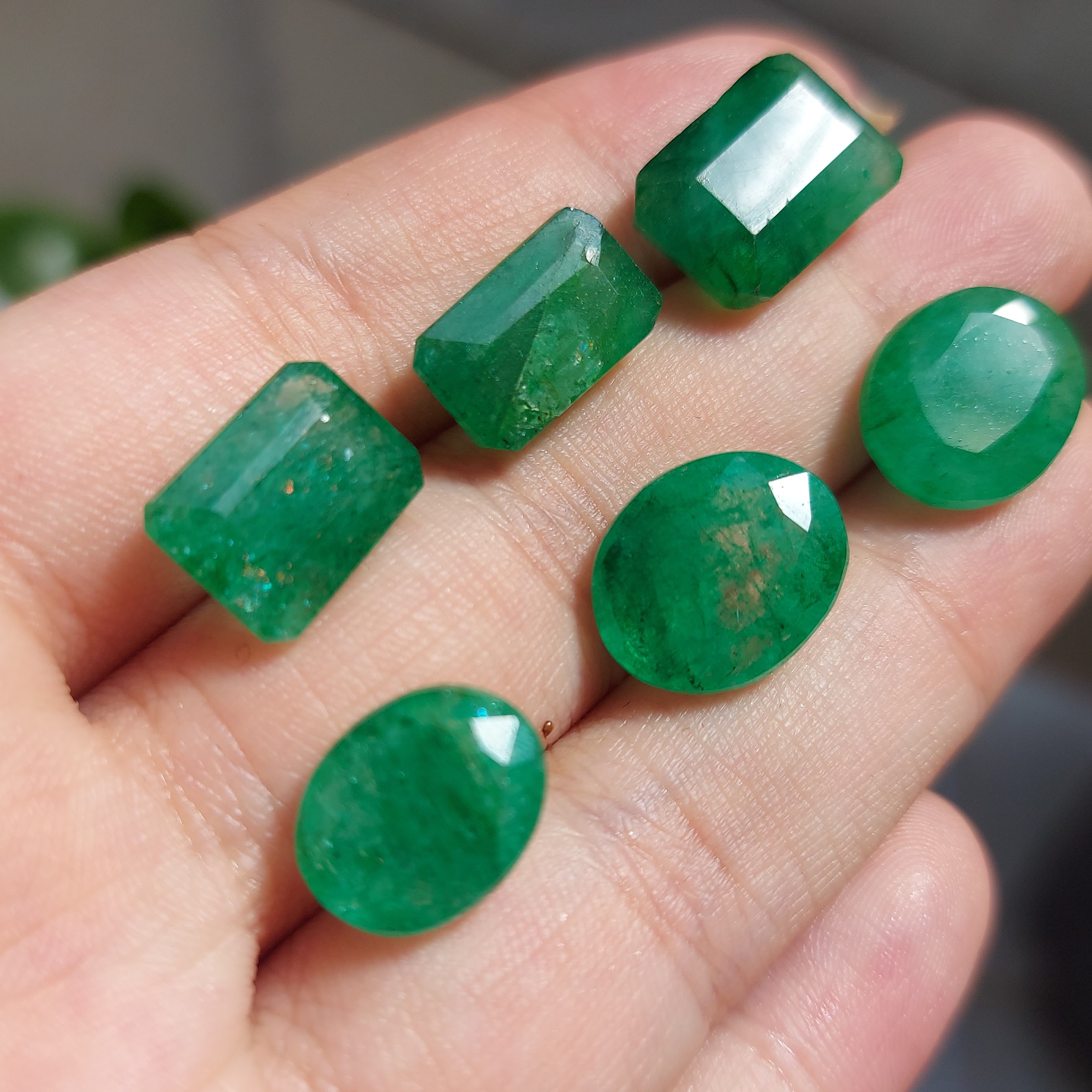 سنگ زمرد معدنی طبیعی 