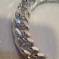 عمده دستبند فروش عمده دستبند کارتیر ضخیم رنگ ثابت نقره ای حداقل تعداد سفارش 3 عدد ازما بخرید و در محل خود بفروشید