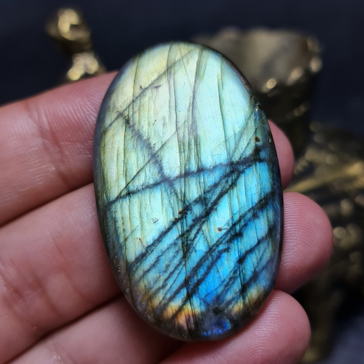 نگین درشت کلکسیونی سنگ طبیعی لابرادوریت معدنی اصل ماداگاسکار با وزن 91 قیراط
کد 28585
