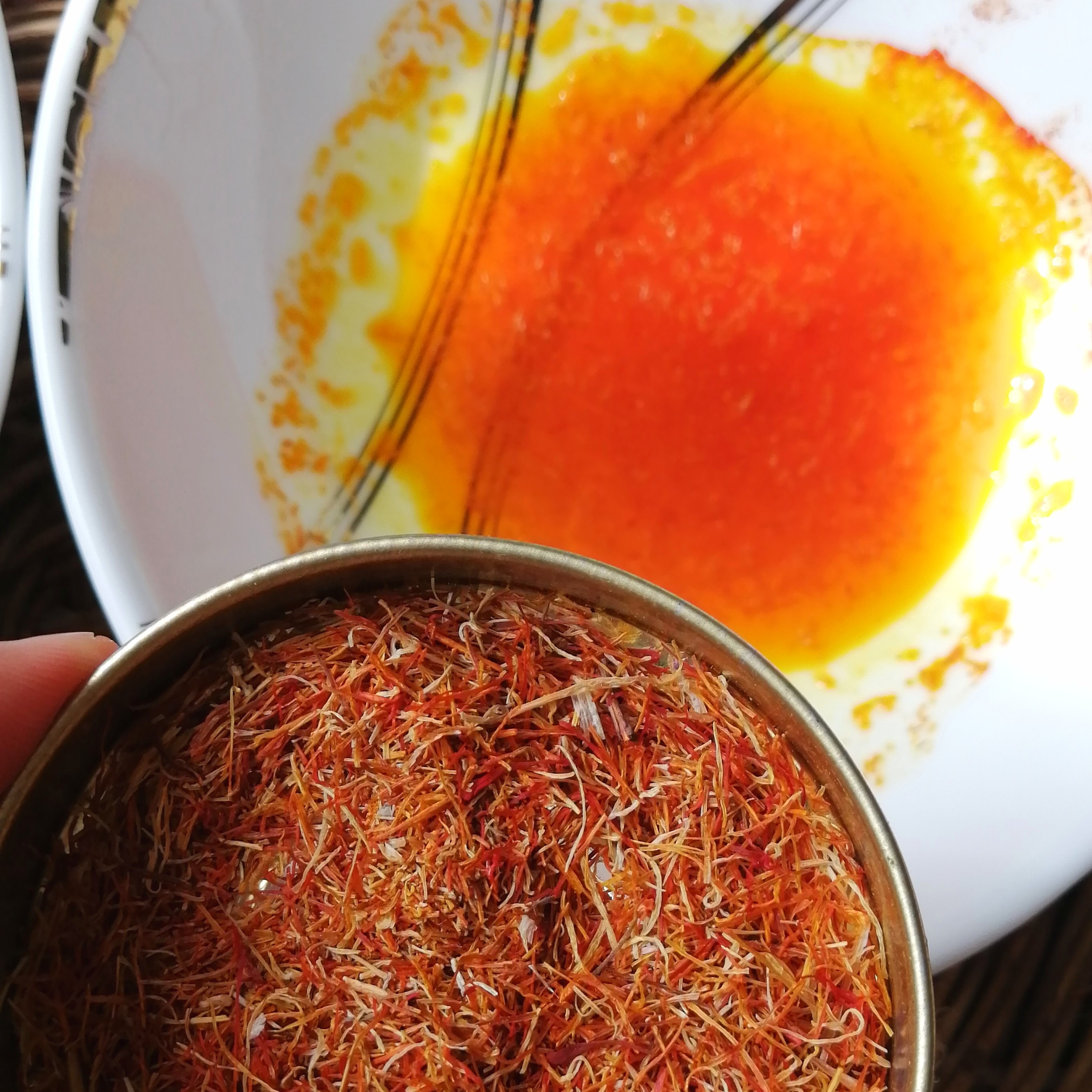 ریشه سفید زعفران دسته پاک (یک مثقالی )