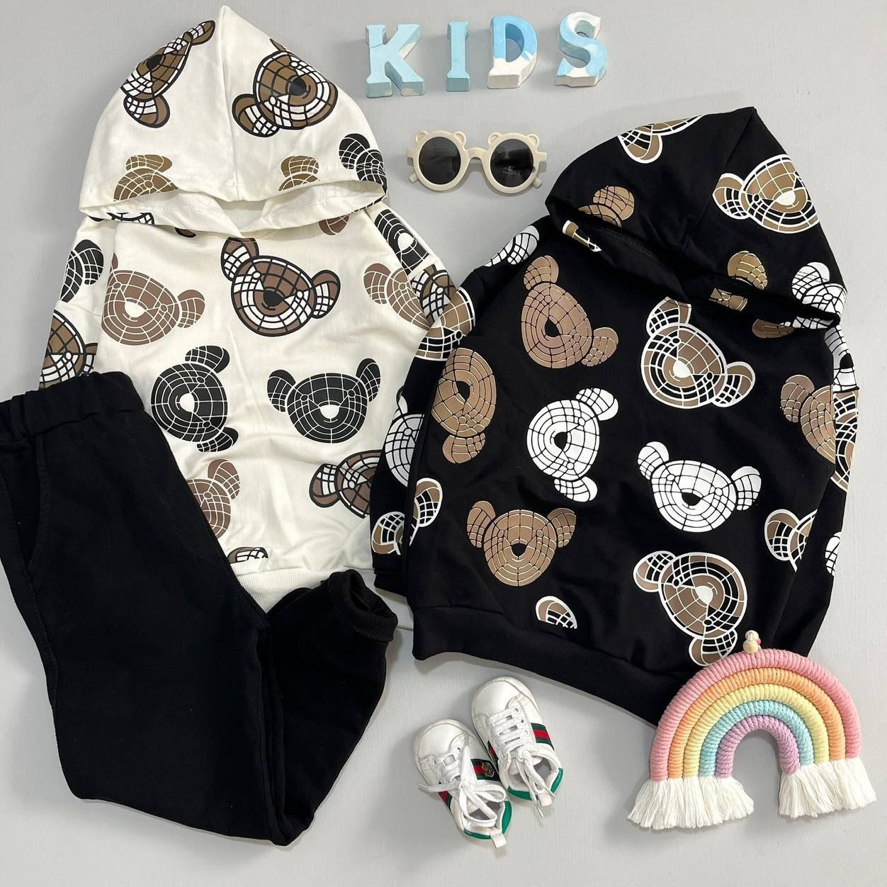 ست هودی و شلوار اسپورت شیک و خاص مناسب حدود سنی 2 تا 9 سال جنس دورس پنبه لاکرا درجه یک