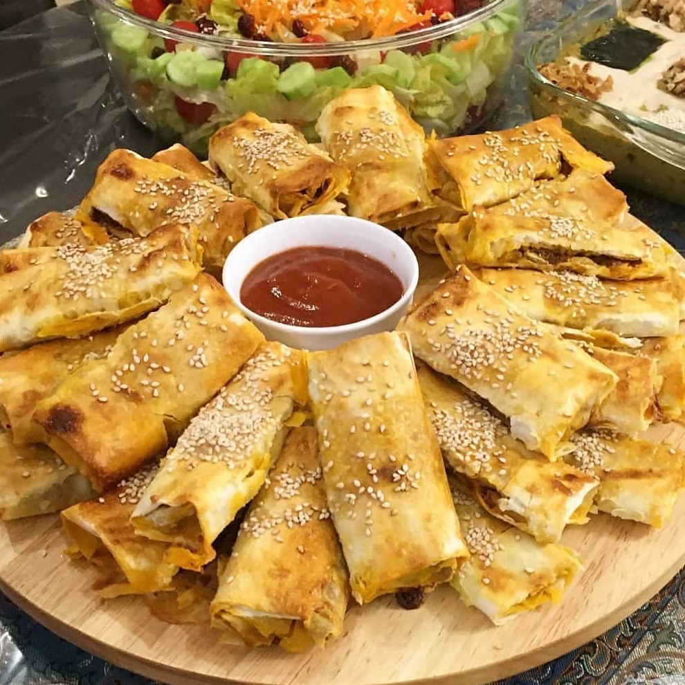 بورک مرغ و قارچ خانگی (هر دانه آن حدودا 150 تا 200 گرم )