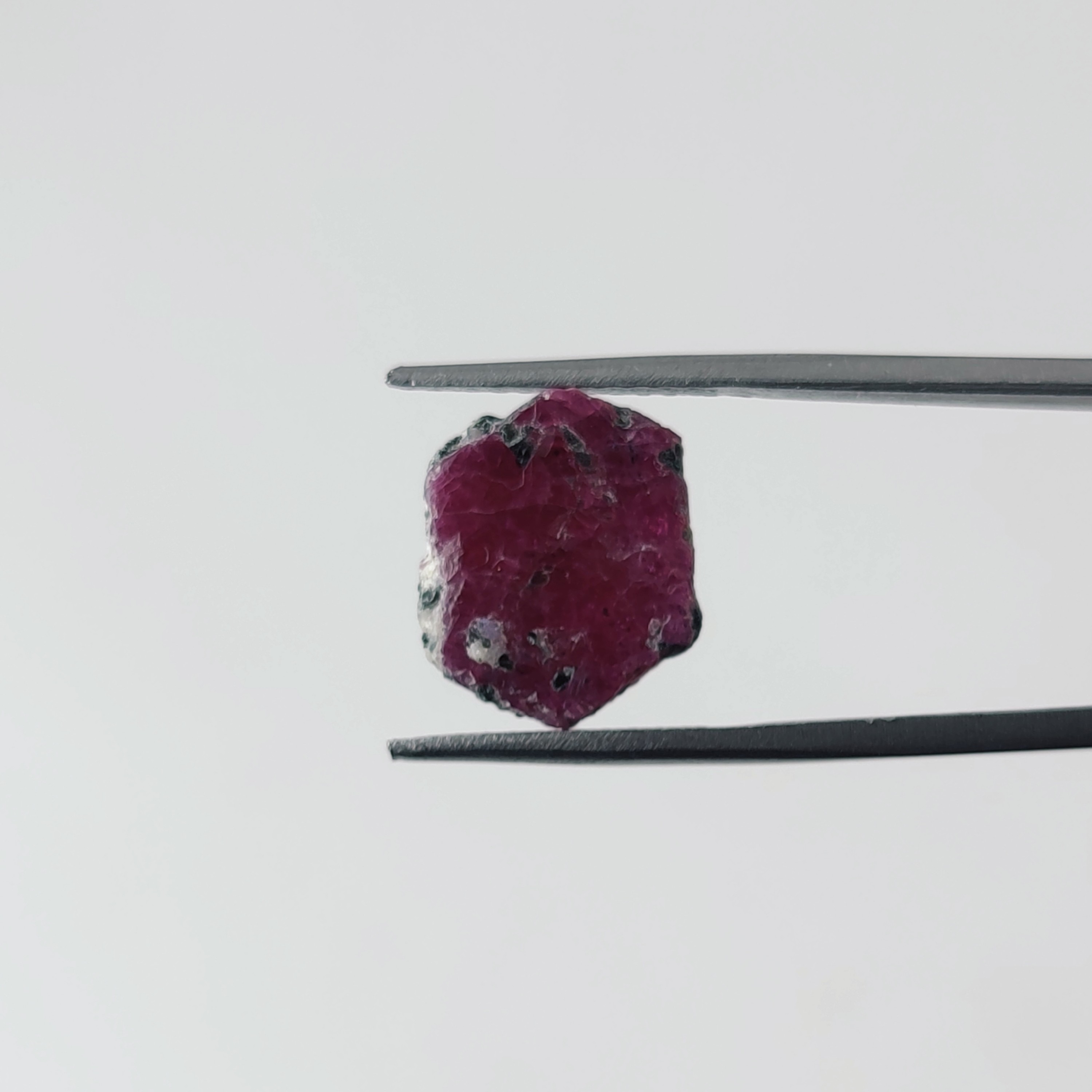 اسلایس سنگ یاقوت سرخ معدنی و طبیعی