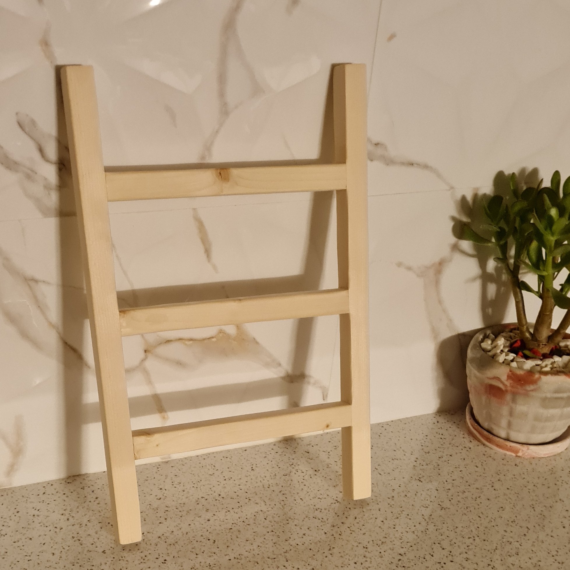 نردبان دکوری آشپزخانه سایز 45 در 30 جنس چوب روسی در 2 رنگ