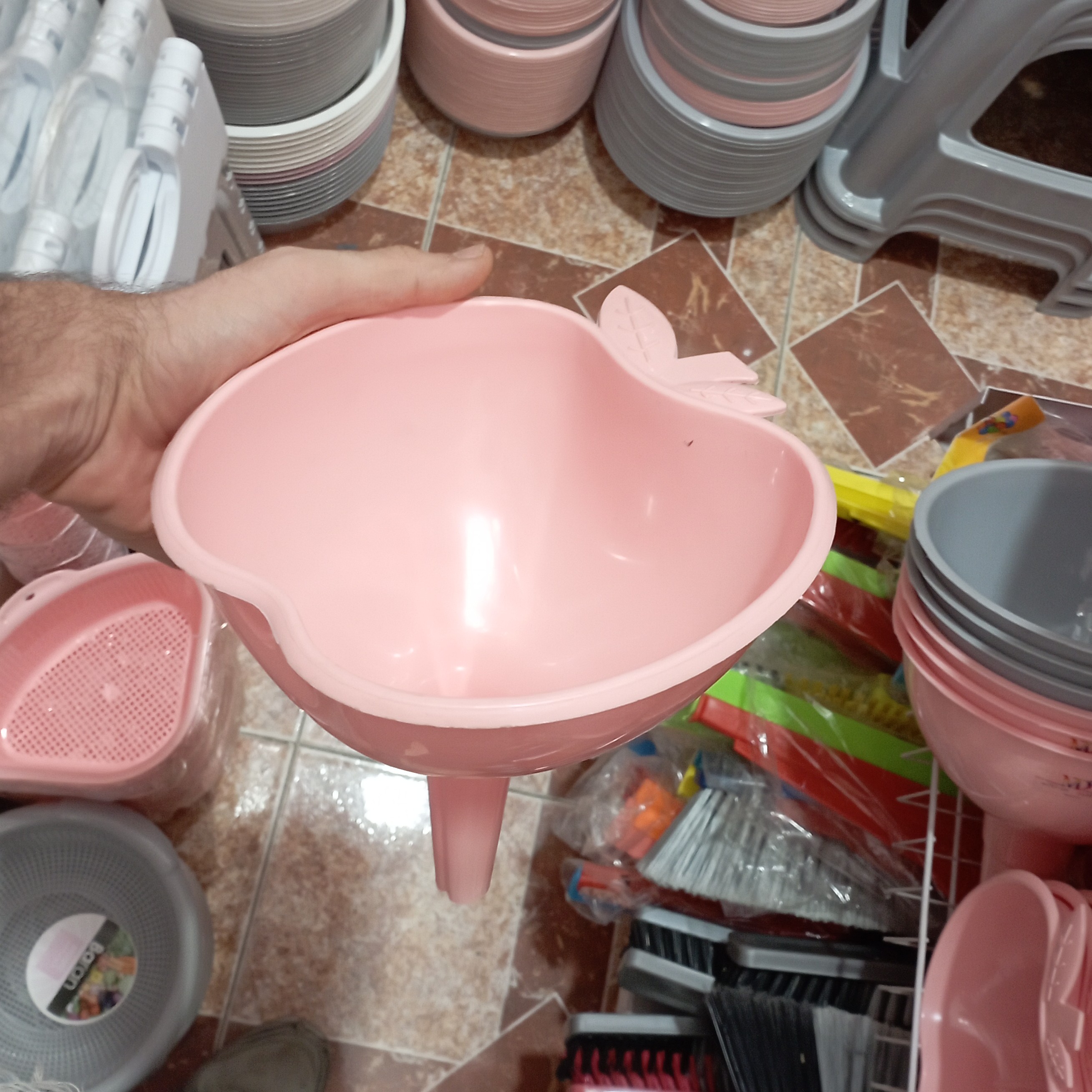 قیف طرح سیب بزرگ