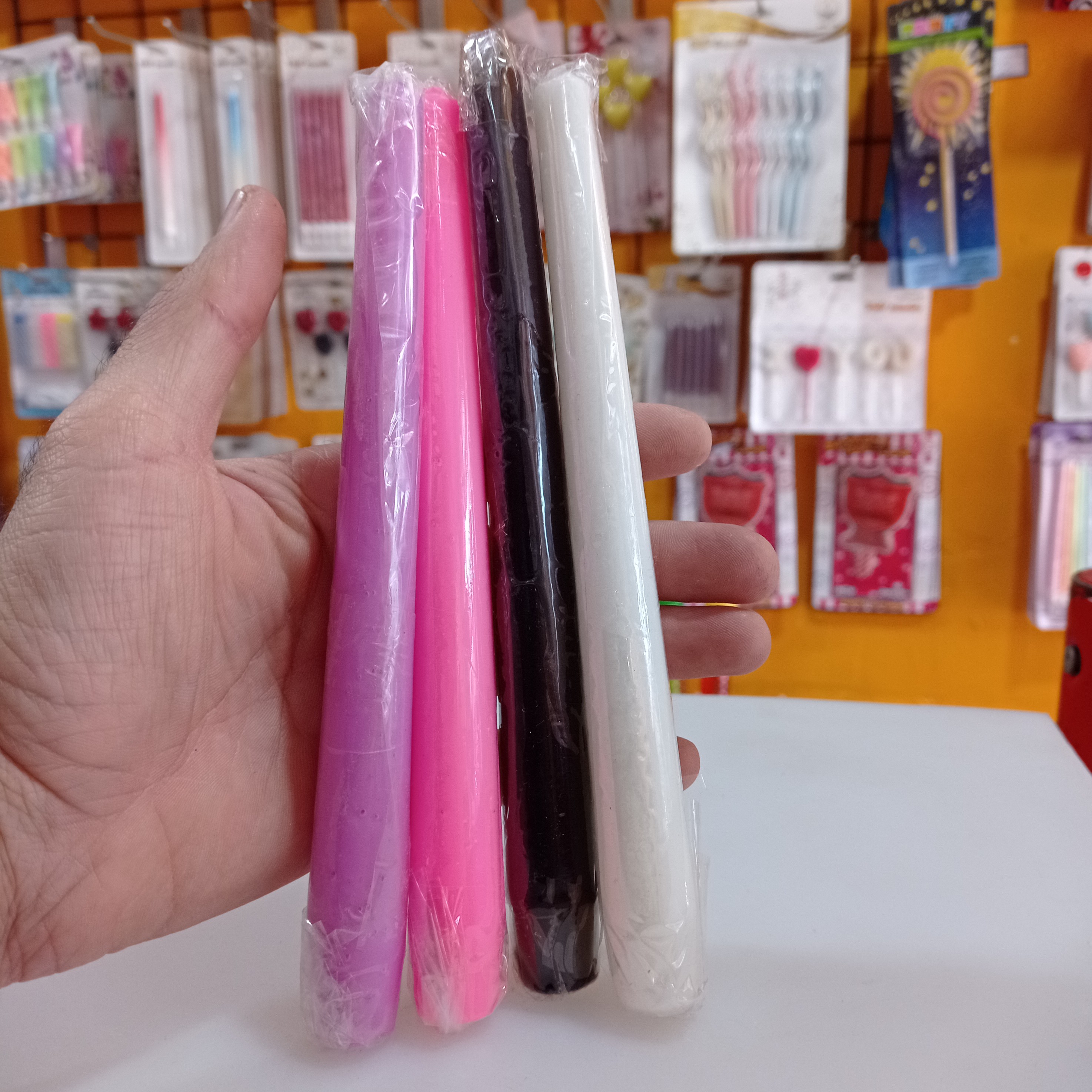 شمع بلند 20 سانتی رنگ های سفید مشکی بفنش صورتی