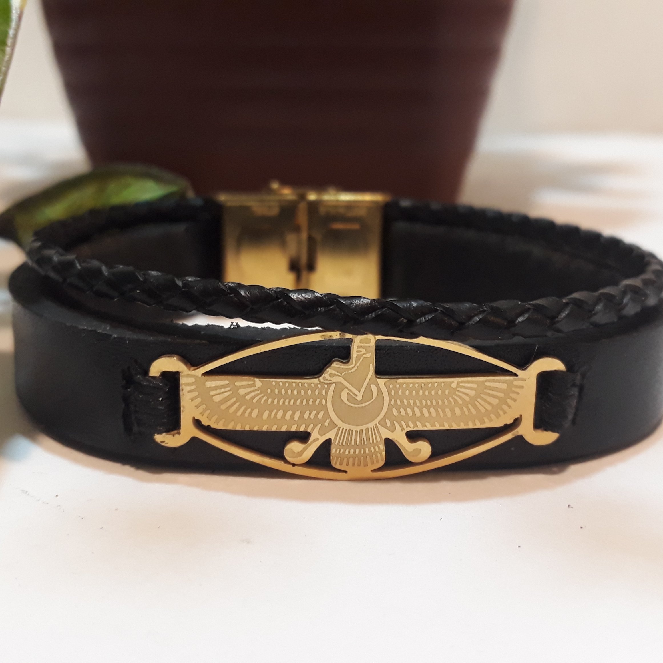 دستبند چرمی