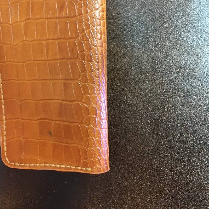 اکسسوری چرم دست دوز