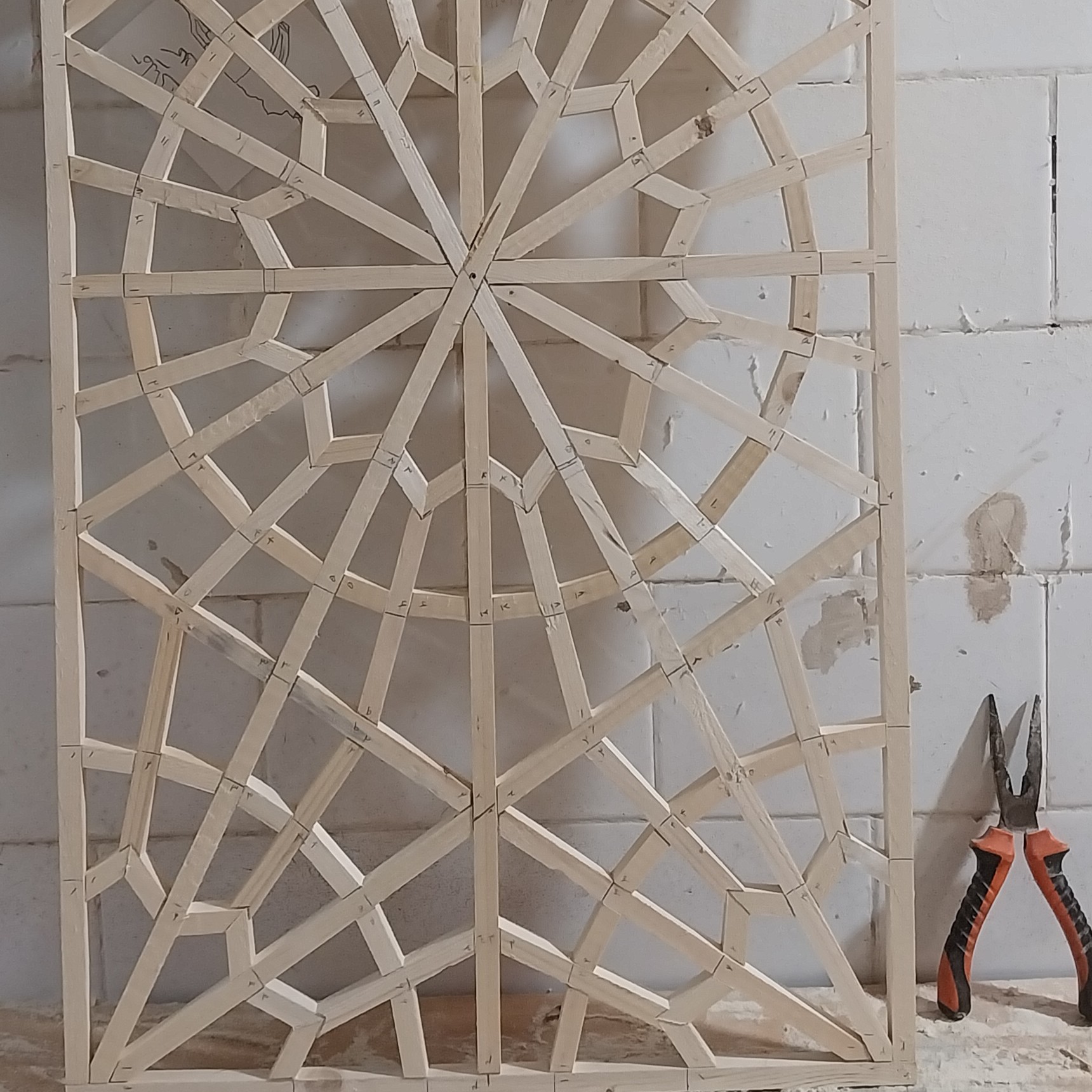 دیوارکوب گره چینی(پس کرایه)