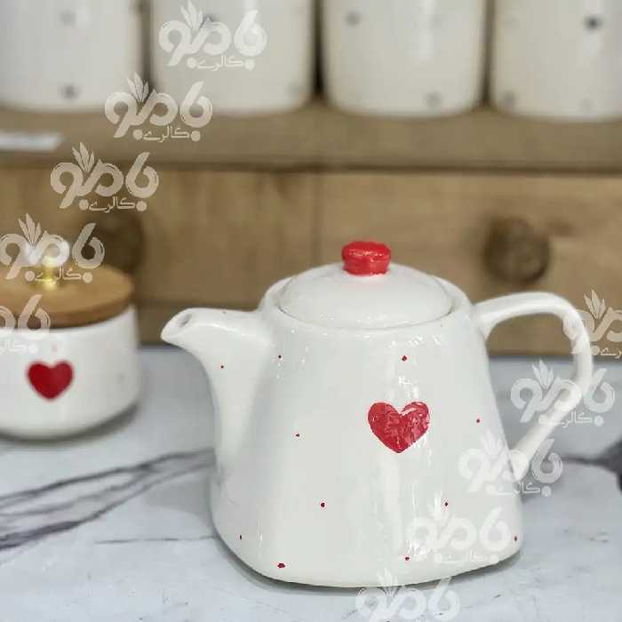 قوری سرامیکی کف مربع قلب خال قرمز