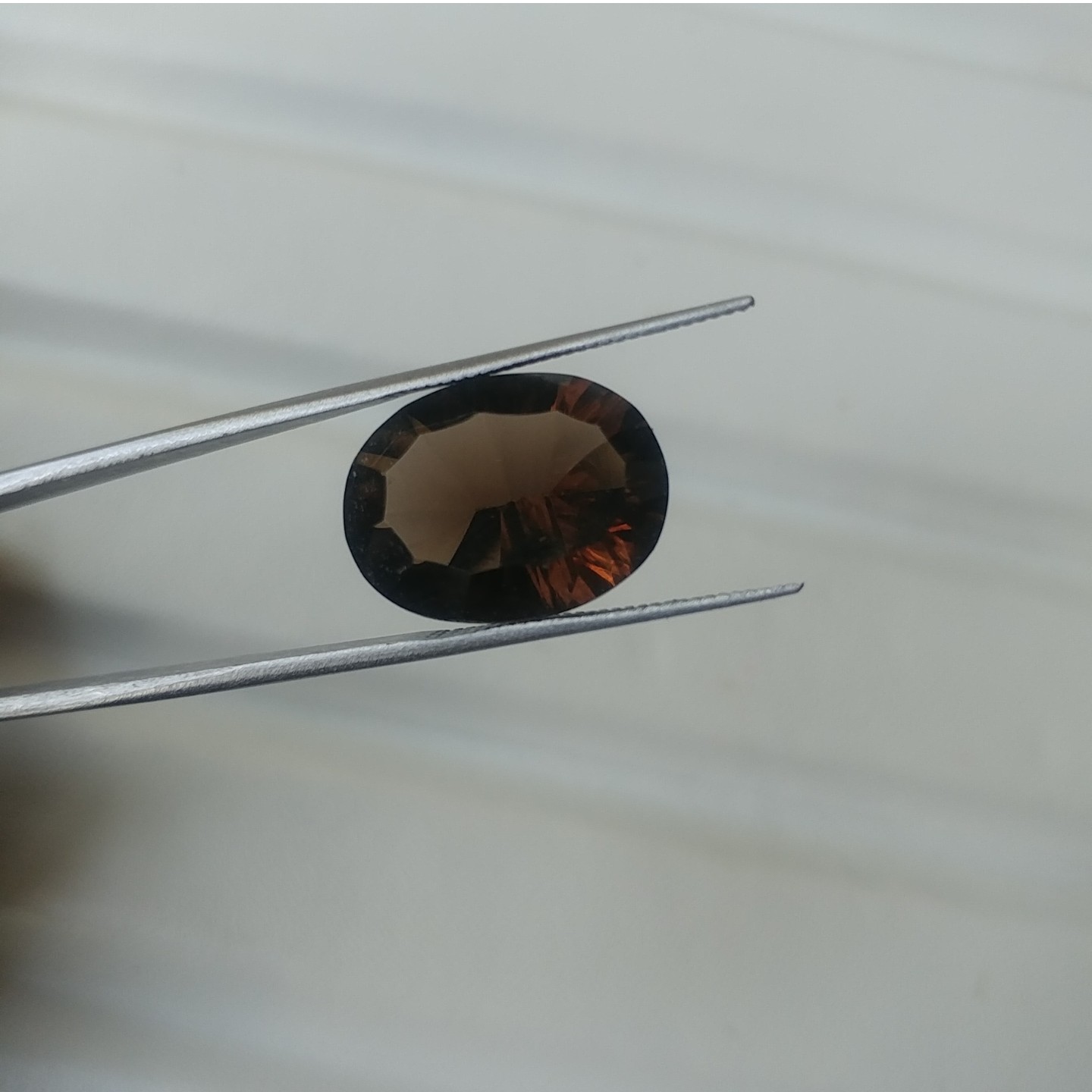 کوارتز دودی تراش لیزری معدنی 7.60 قیراطی 