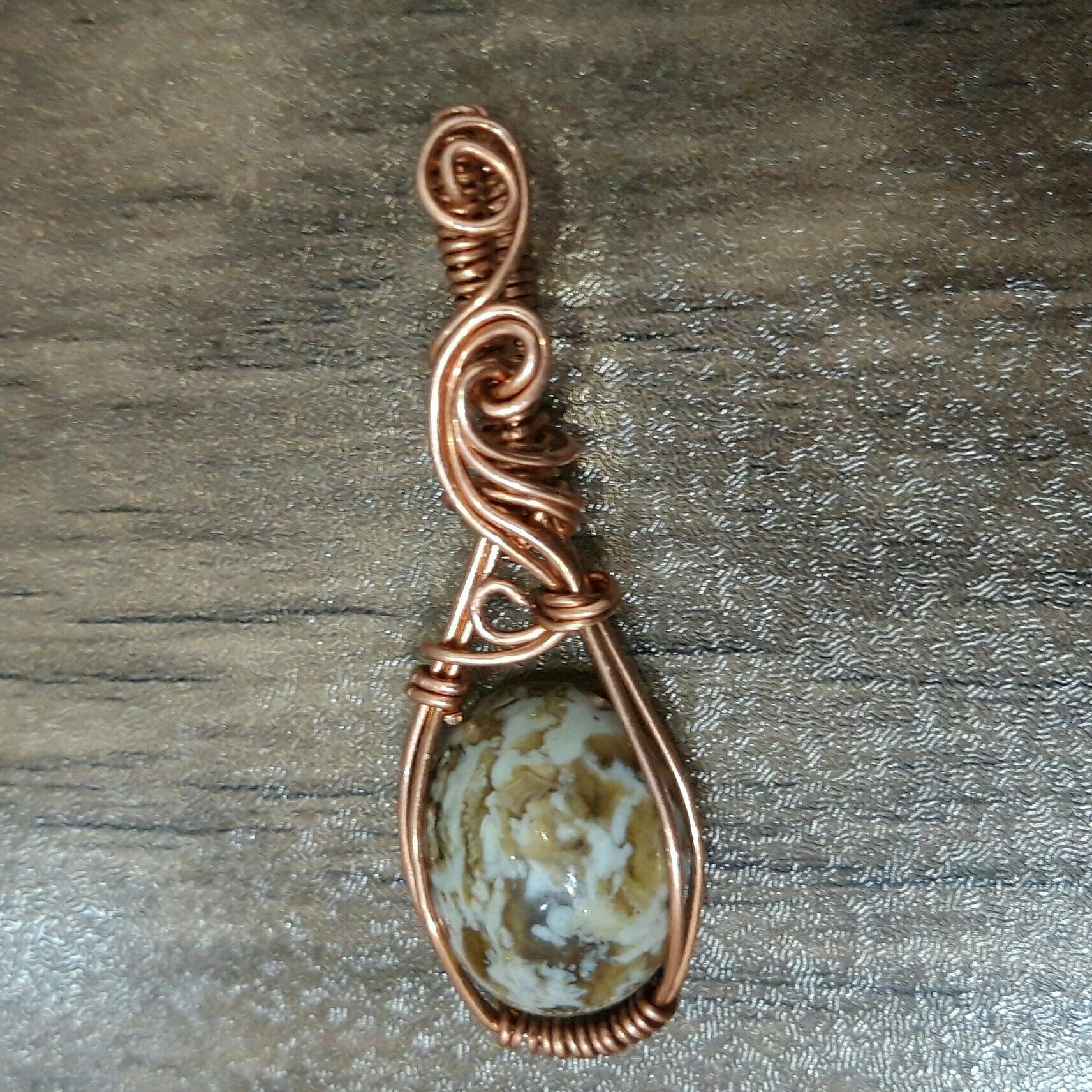 عقیق عسلی برفی با فلز مس