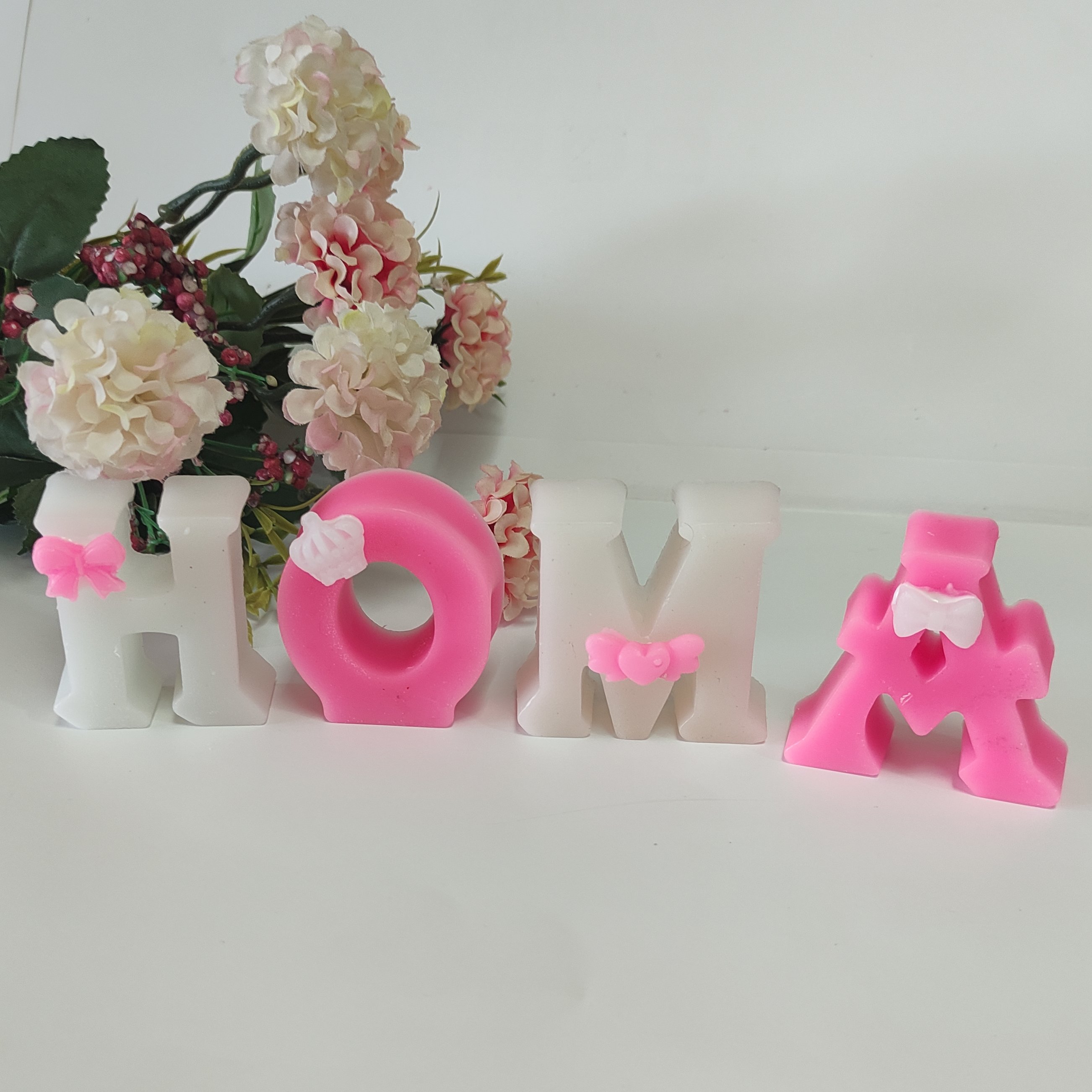 شمع حروف اسم  عالی برای تزیین میز تولد و هدیه 