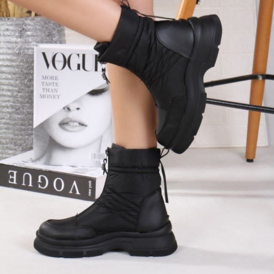 نیم بوت جدید با جنس کاپشنی و ریزه پی یو در دو رنگ مشکی و سبز با کیفیت عالی سایز37تا 40