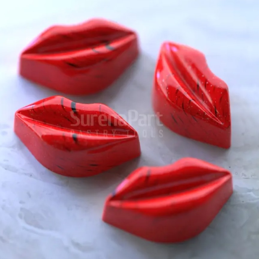 قالب پلی کربنات شکلات طرح لب کد 9 ابعاد قالب 28 در 12.5 سانت ارتفاع 2.5 سانت