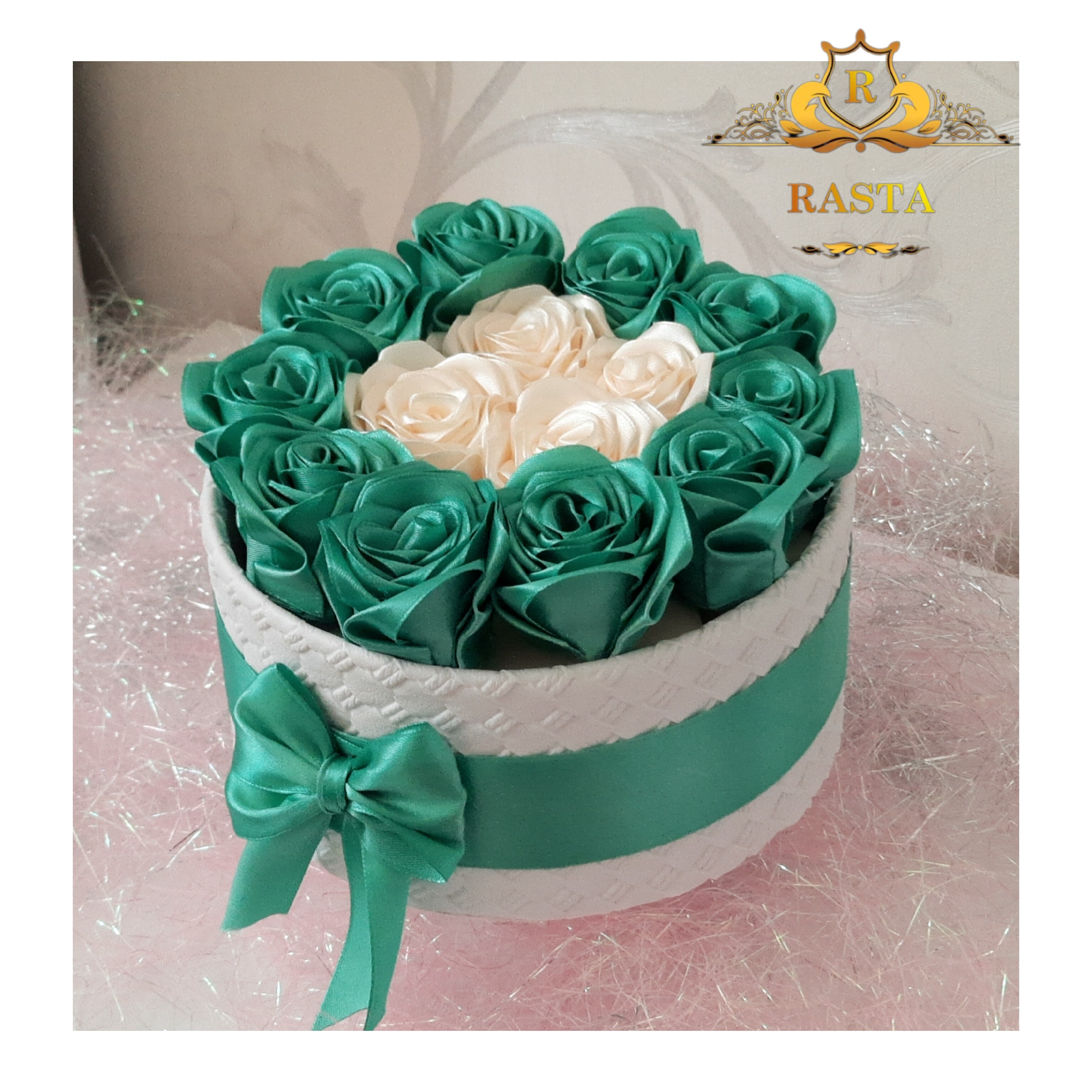 باکس گل رز روبانی سبز