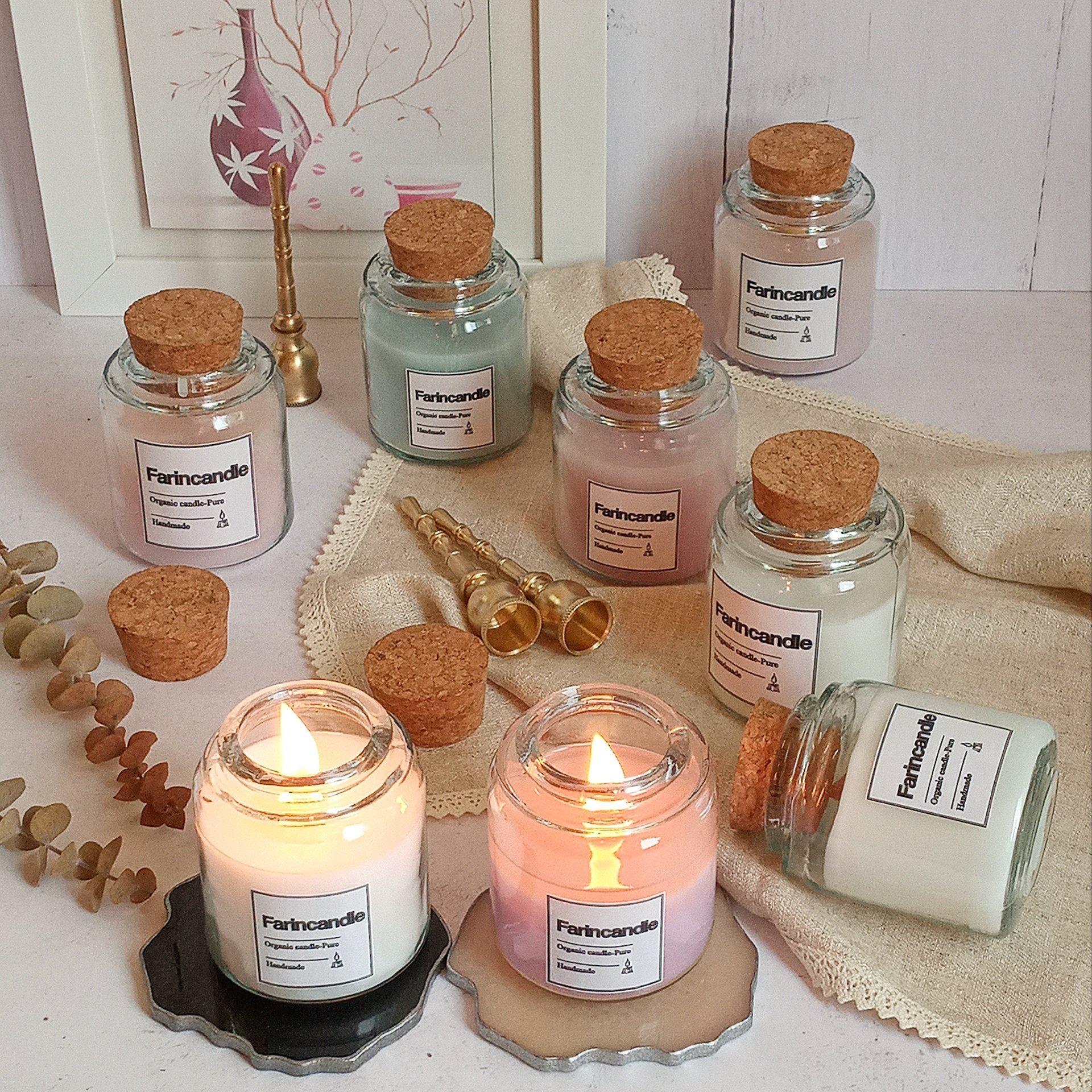 شمع دستساز گیاهی و معطر با درب چوب پنبه