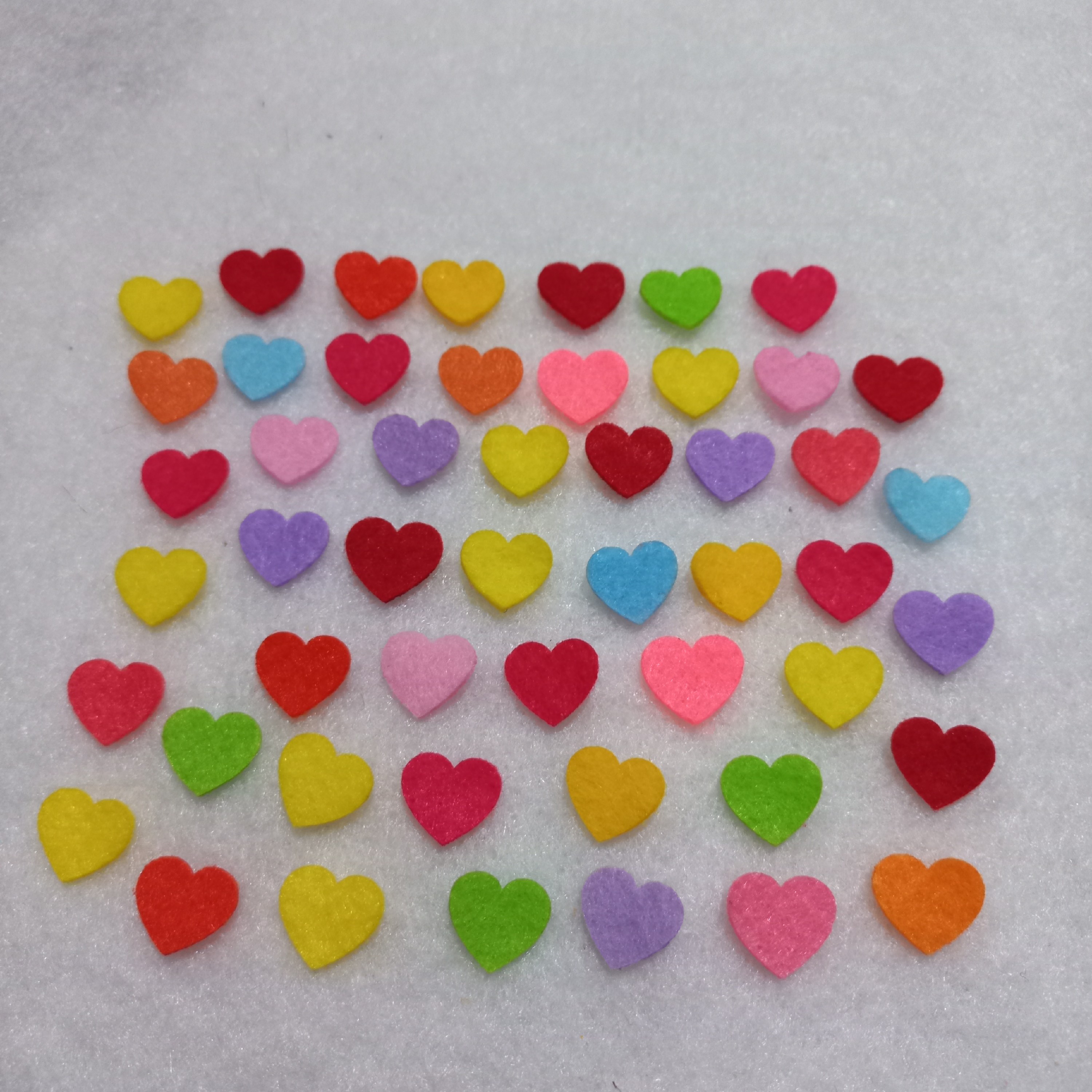 قلب نمدی رنگی (  پک 50 عددی )