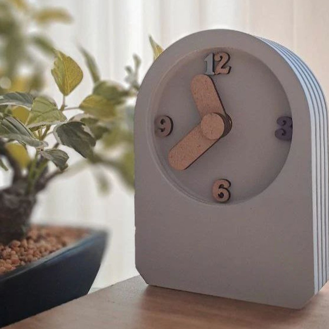 ساعت رومیزی رایا طرح ساده