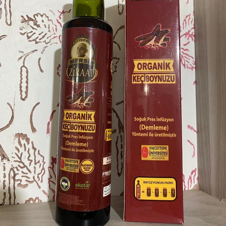 شیره خرنوب گیاهی