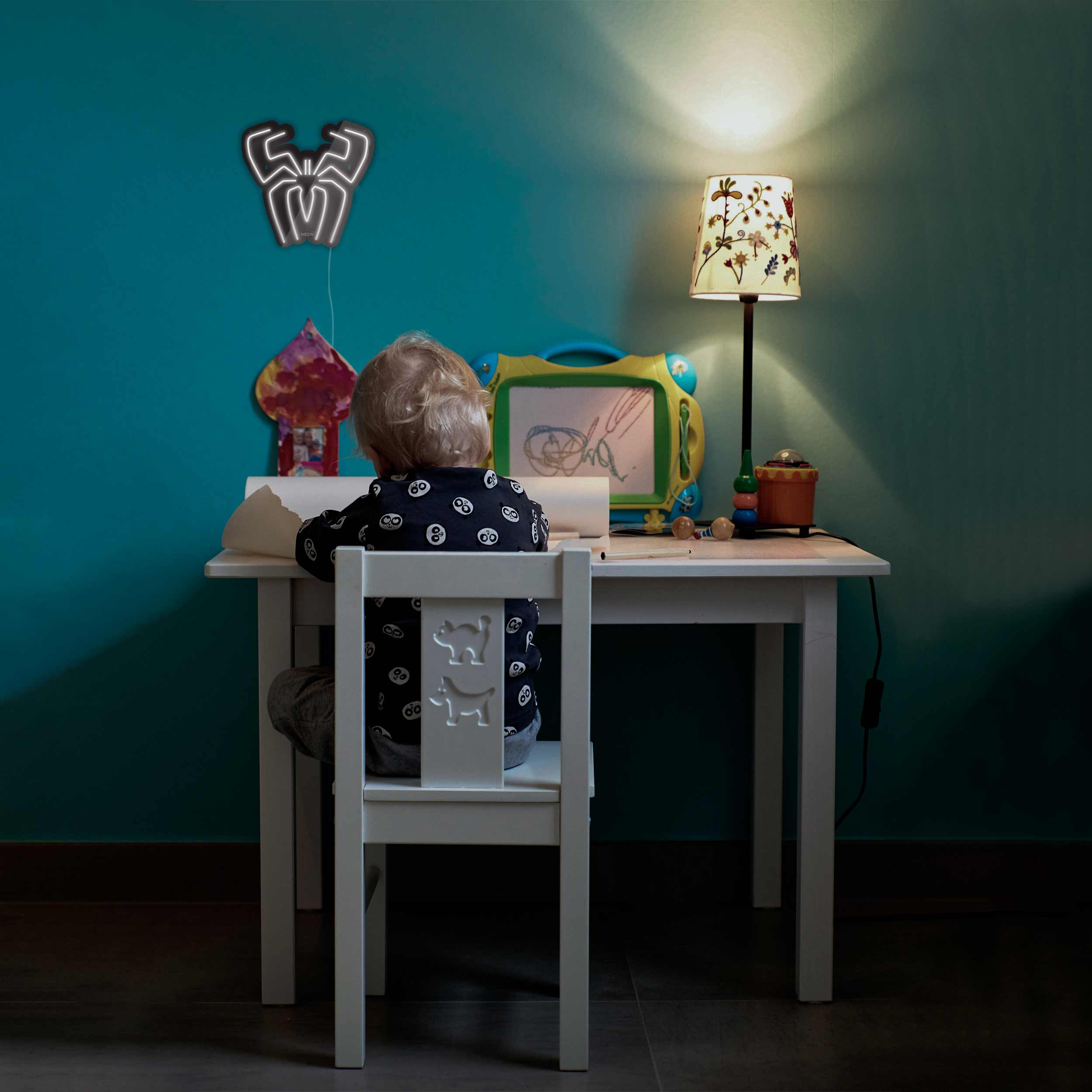 چراغ دیواری نئون دیزاین مدل Spider-BL_WHT