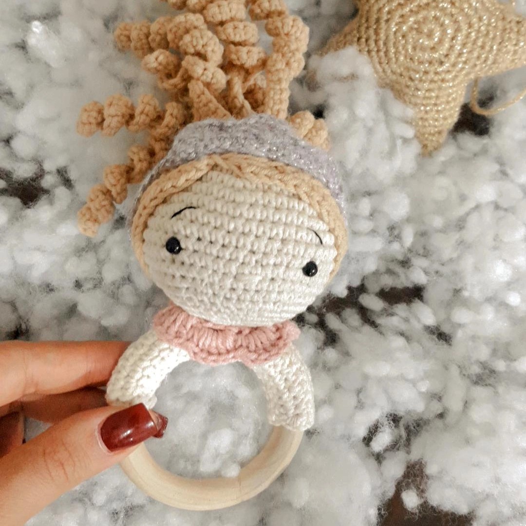 جغجغه دخترموطلایی