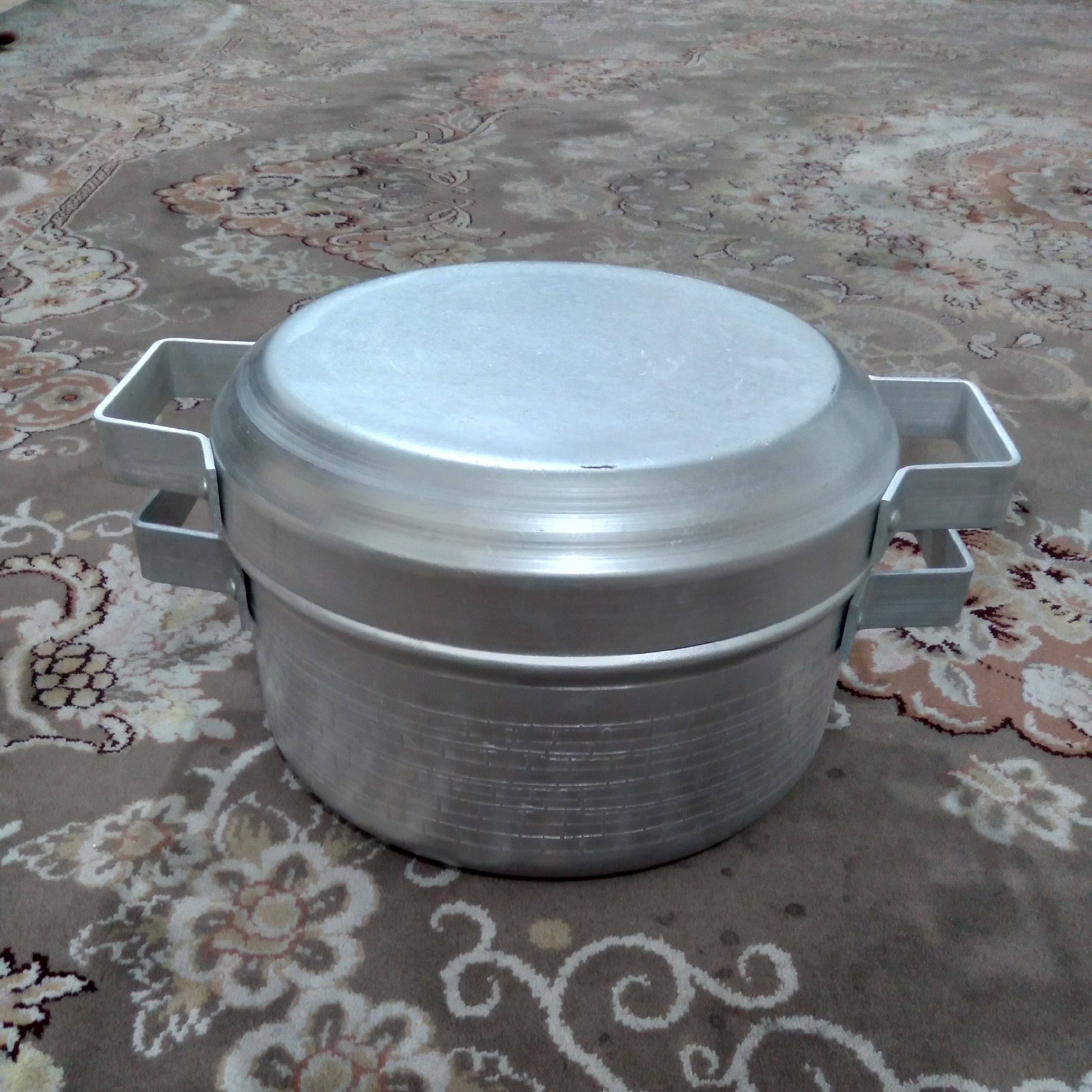 یه نوع قلیف اصفهان/چکشی طرح مس ضخیم
وزیبا برا4تا5نفره ویژگیش نگهداری بخاربراطبخ
سریع سایز        2