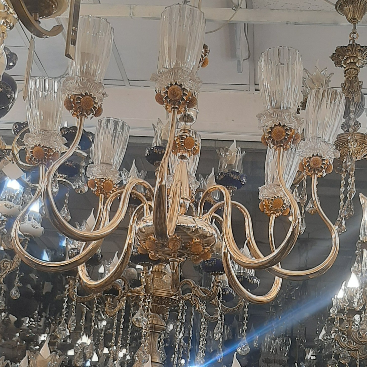لوستر کلاسیک 8 شاخه zl00053