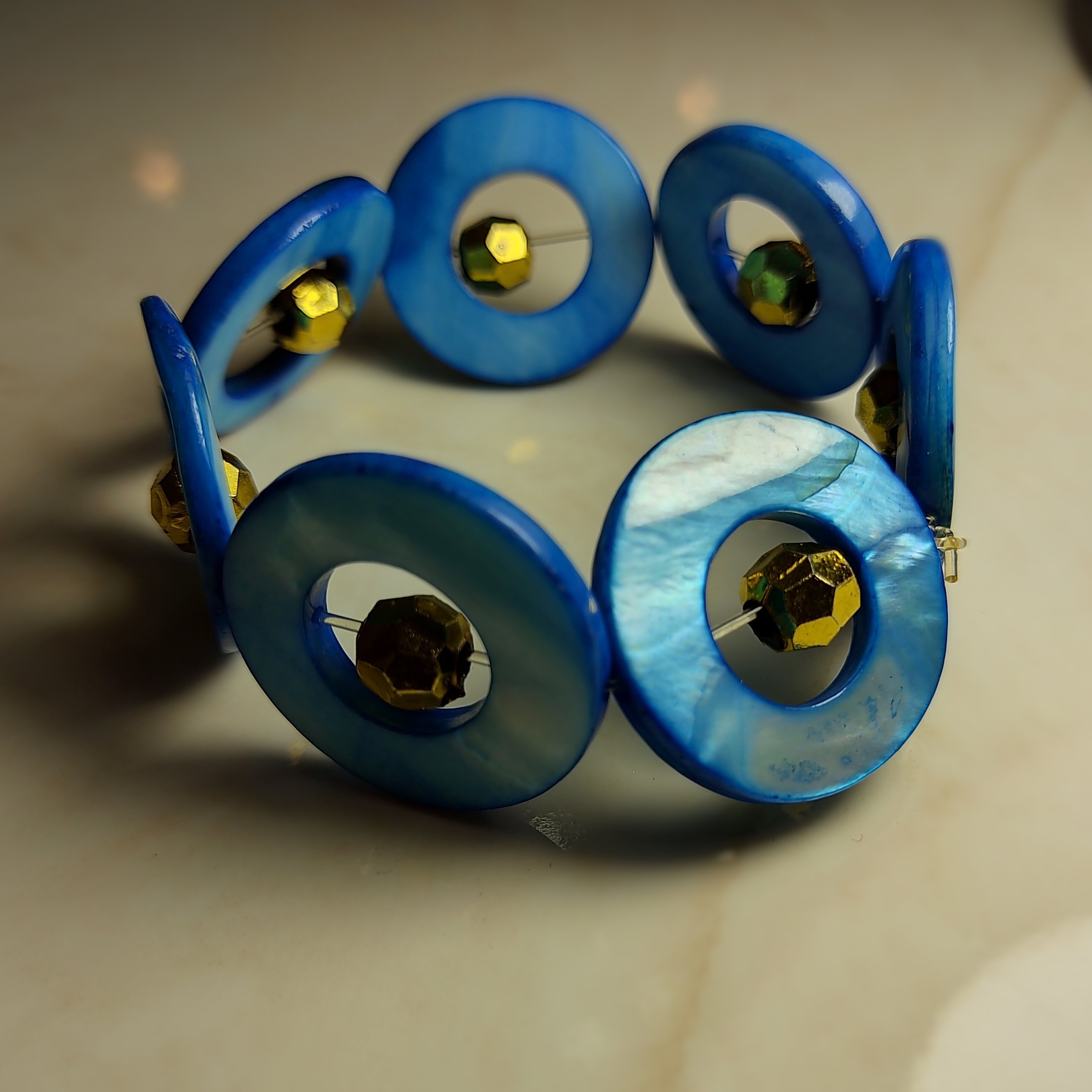 دستبند کشی سنگ صدفی (رنگ آبی) به همراه جعبه کادویی