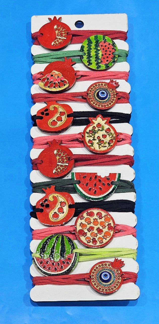 دستبند چوبی یلدایی بند چرمی