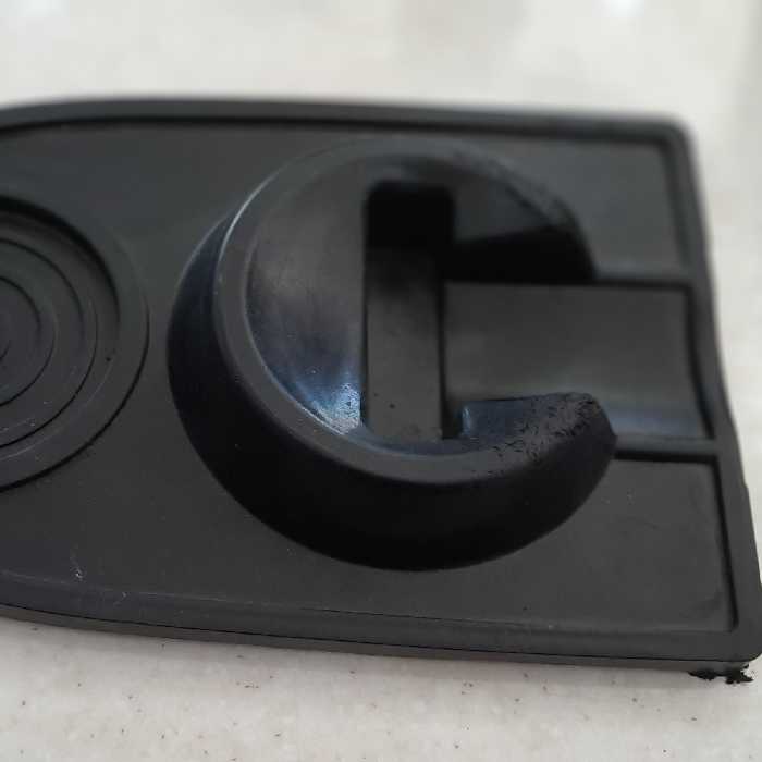 تمپرمت لاستیکی.رنگ مشکی.جای تمپر دارد.