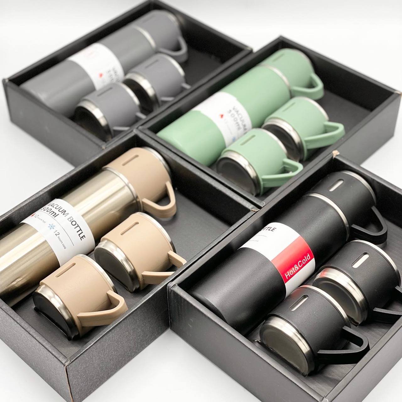 فلاسک لیوان دار با دوتا لیوان میهمان