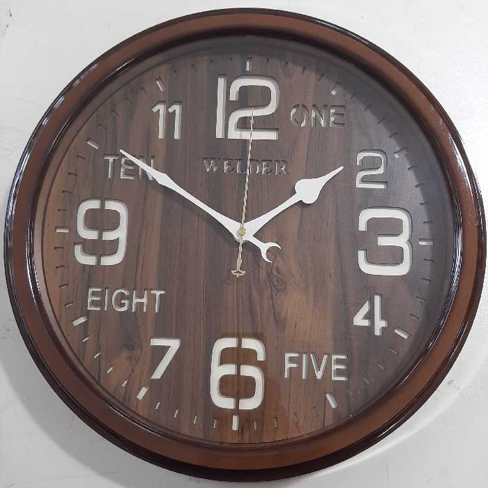 ساعت دیواری مارک welder دررنگ فندقی با قطر 38سانت و اعدادبرجسته