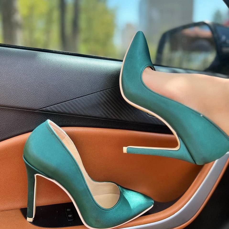 اصلا تصمیم داریم یه مدت بمب کار کنیم
استلتو ساتن
Italian shoe fashion jurnal
سایز بندی
36الی 40