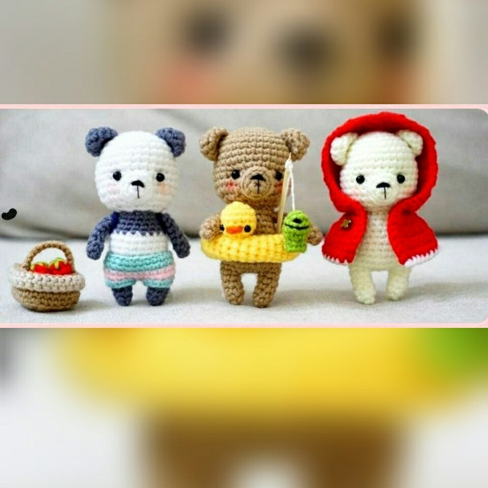 عروسک بافتنی همیشه درحال تفریح 