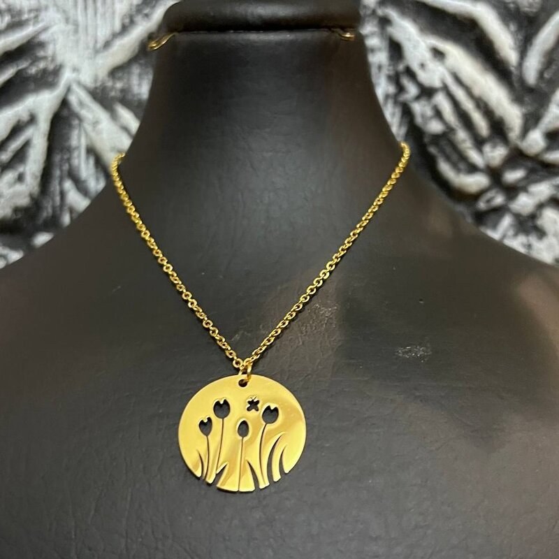 گردنبند  زیبا و جذاب طرح لاله  ر وکش اب طلا 