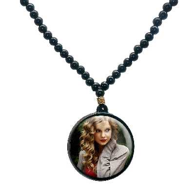 گردنبند پرمانه طرح تیلور سویفت کد pmd.118 مدل دو طرفه