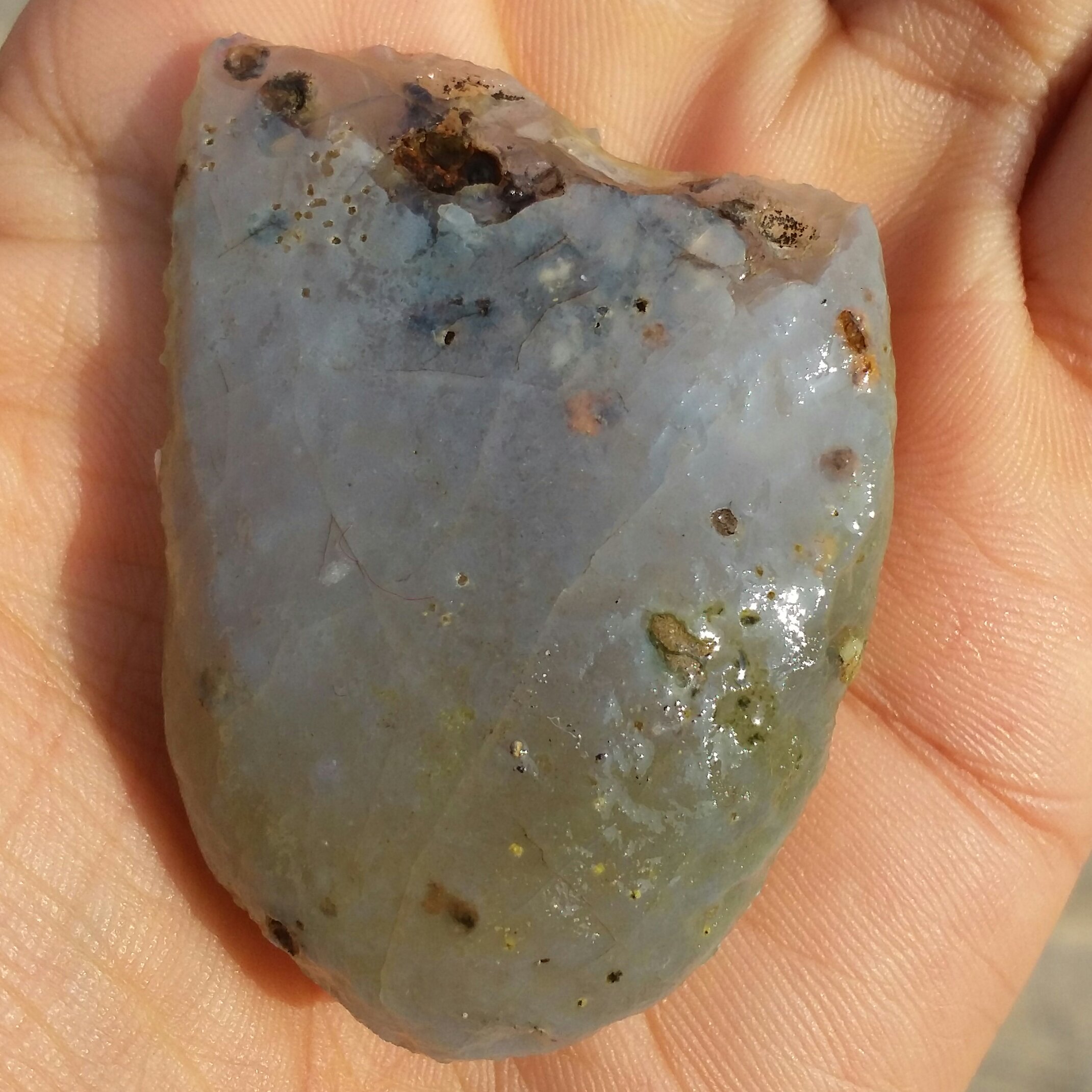 سنگ راف خام عقیق برش نخورده مغز دار 100 در 100 طبیعی سرشار از خواص شاهکار خلقت بینظییر
کد 8770