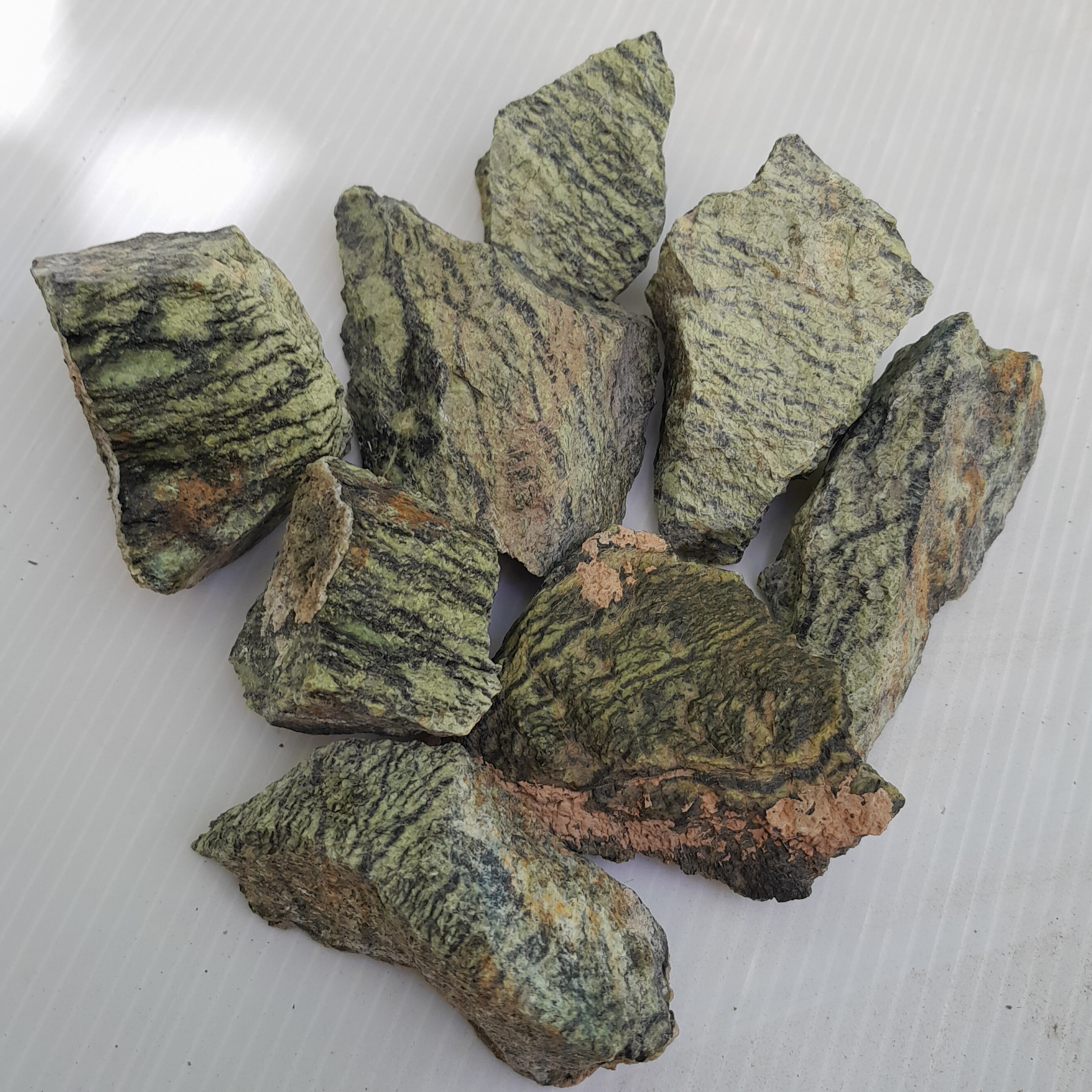 پک 8 عددی مارسنگ یا سرپانتین معدنی کد 132