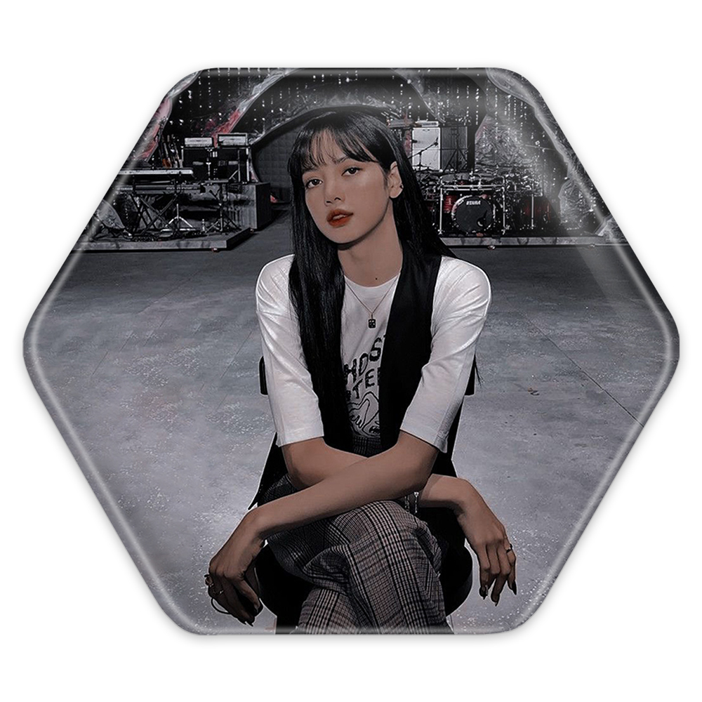 پیکسل خندالو طرح لیسا گروه موسیقی بلک پینک مدل شش ضلعی کد 3617