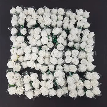 گل فومی متوسط سفید
