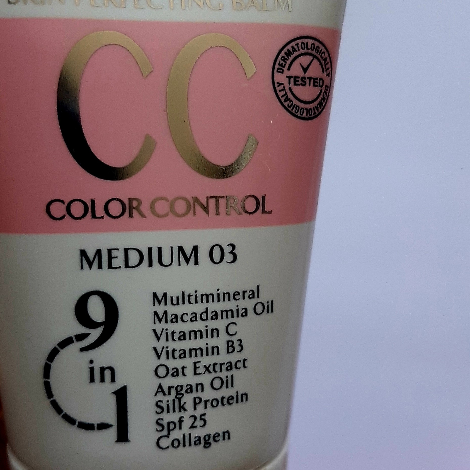 سی سی کرم برند فارماسی اصل رنگ مدیوم شماره 03 اس پی اف 25 مدل 9 در 1 حجم 50 میل  ترکی