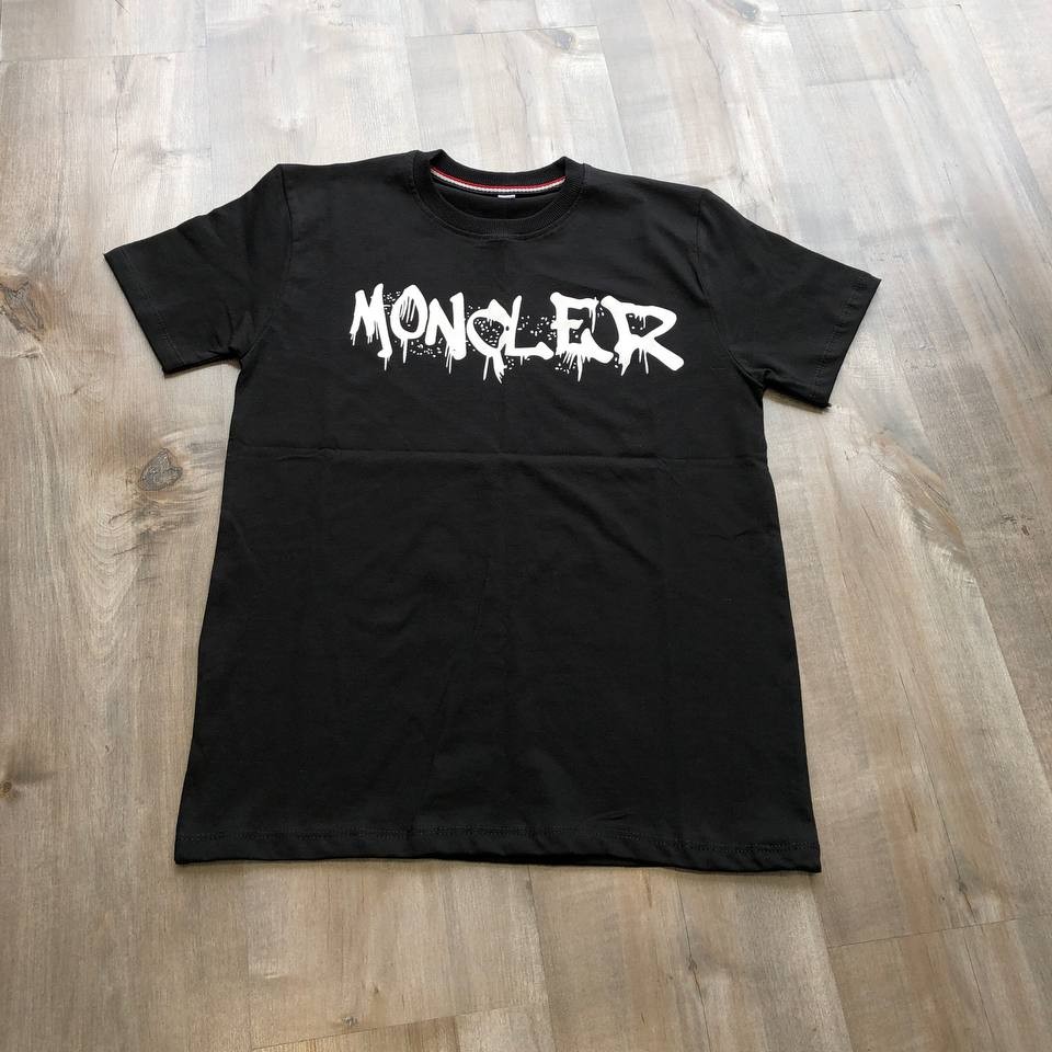 تیشرت مشکی  طرح ساده  مناسب سن 3 سال تا 12 سال