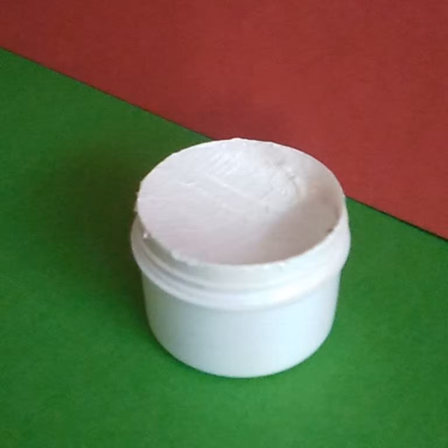 کرم ضد افتاب  دارای کرم پودر ( 20g ) دستساز