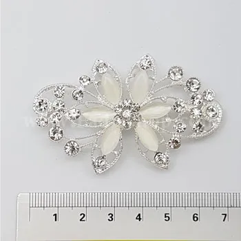 گل سینه جفتی نقره ای