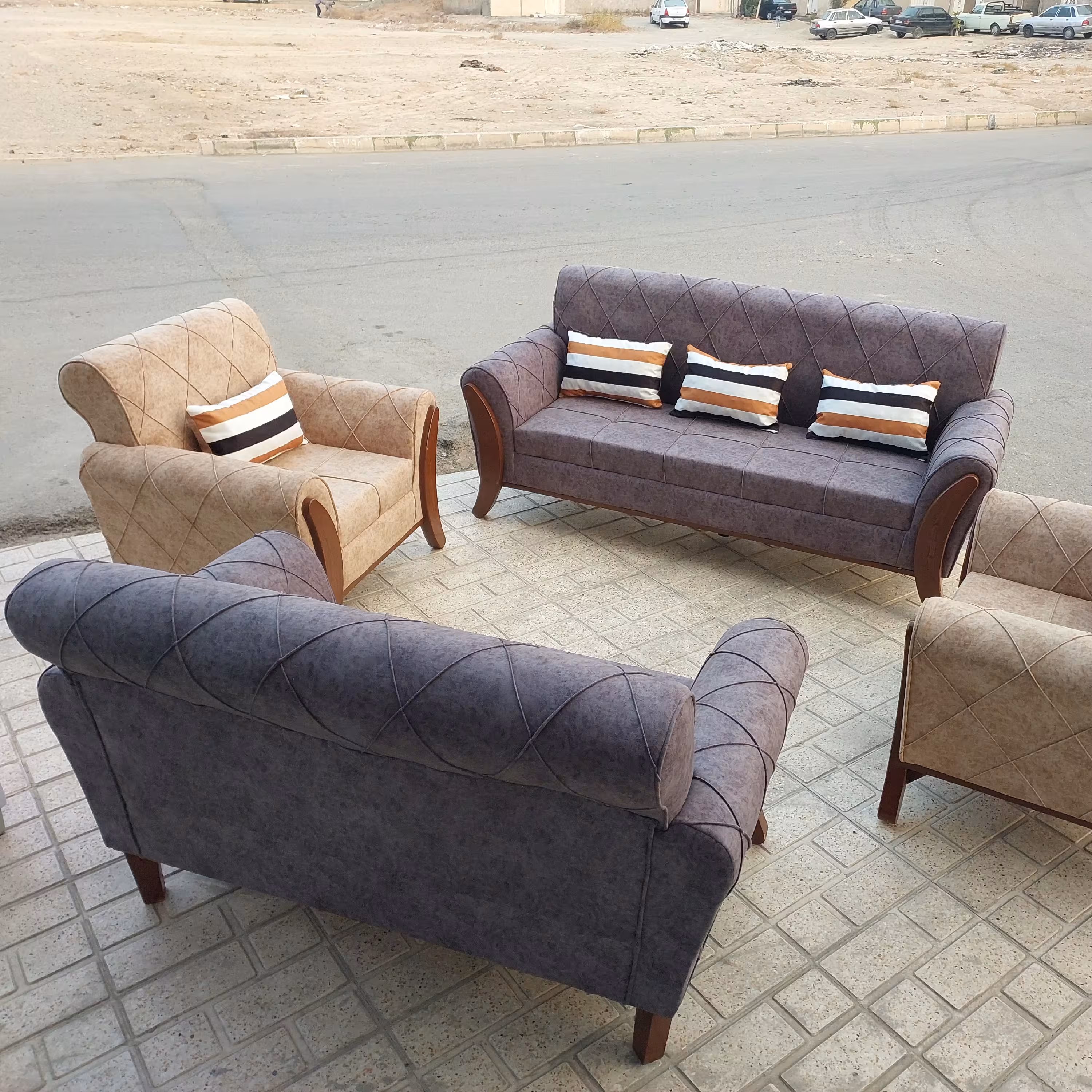 مبل اسکارلت پایه چوبی فندوقی در رنگبندی